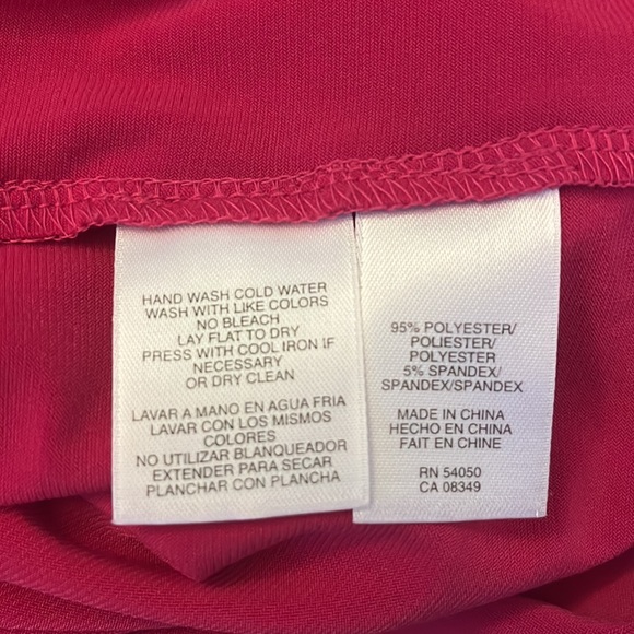 Beautiful rich pink Jones studio sleeveless top - Picture 5 of 5